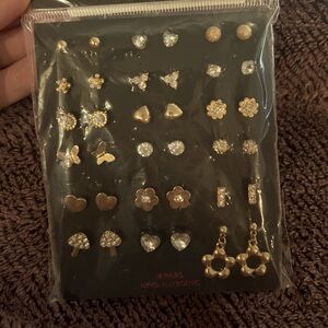 No Boundaries earring set for sensitive ears